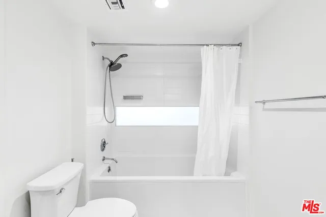 $2,900 | 901 Flower Street, Unit 408, Los Angeles, CA 90015