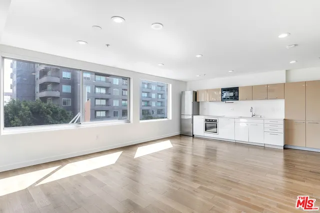 $2,900 | 901 Flower Street, Unit 408, Los Angeles, CA 90015