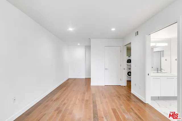 $2,900 | 901 Flower Street, Unit 408, Los Angeles, CA 90015