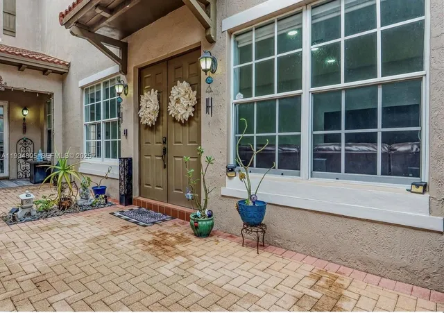 $3,950 | 14709 Southwest 6th Street, Pembroke Pines, FL 33027