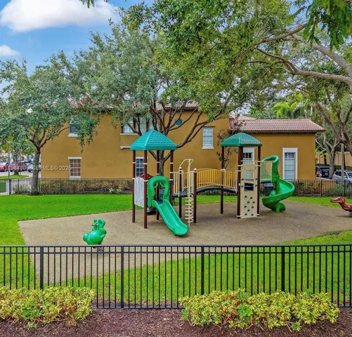 $3,950 | 14709 Southwest 6th Street, Pembroke Pines, FL 33027