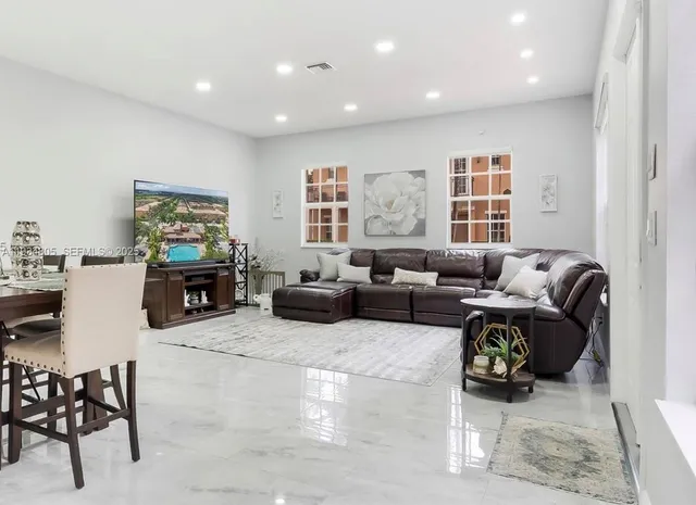 $3,950 | 14709 Southwest 6th Street, Pembroke Pines, FL 33027