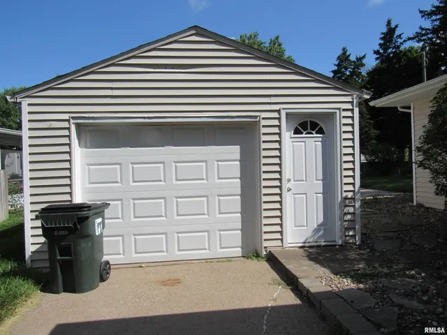 $1,550 | 2154 West 36th Street, Davenport, IA 52806