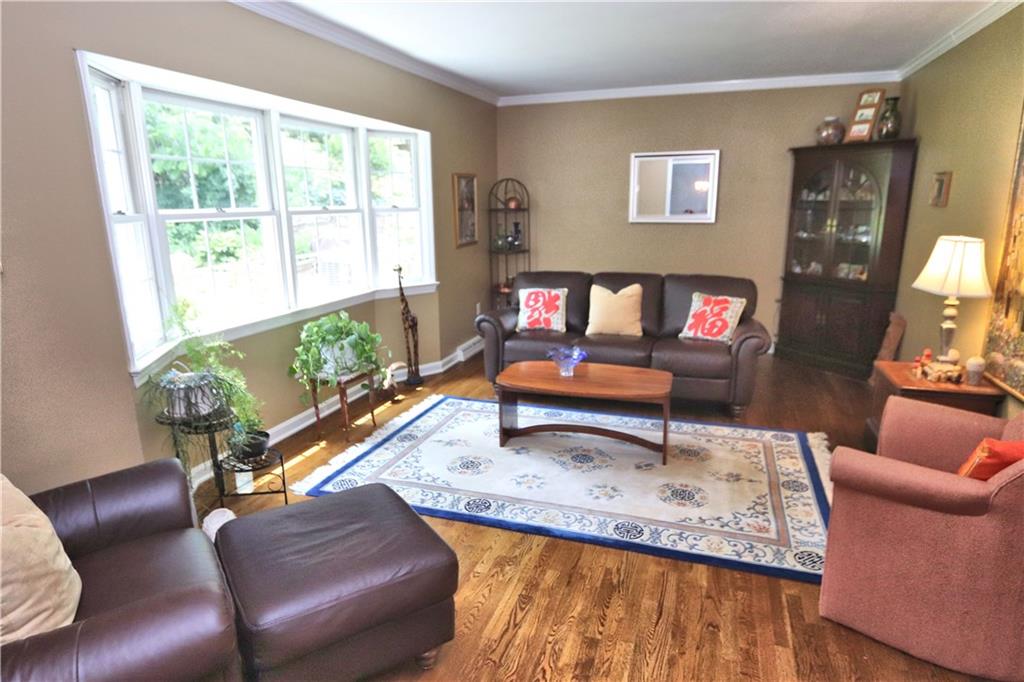 564 Trotwood Ridge Road Pittsburgh, PA 15241 - Photo 3 of 25 Gallery Image 3