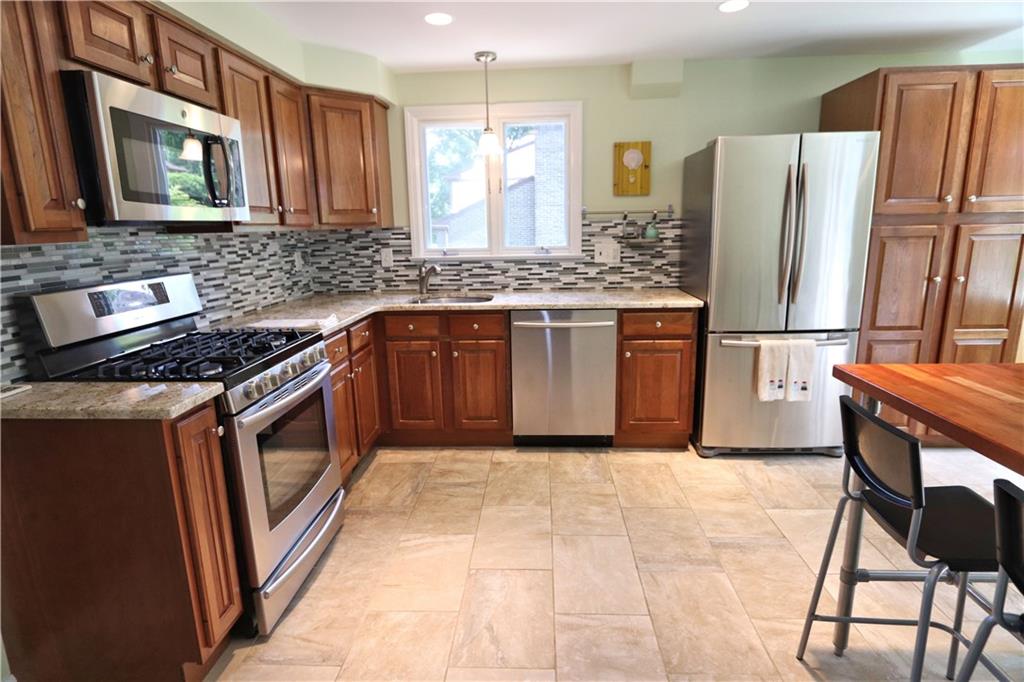 564 Trotwood Ridge Road Pittsburgh, PA 15241 - Photo 6 of 25 Gallery Image 6