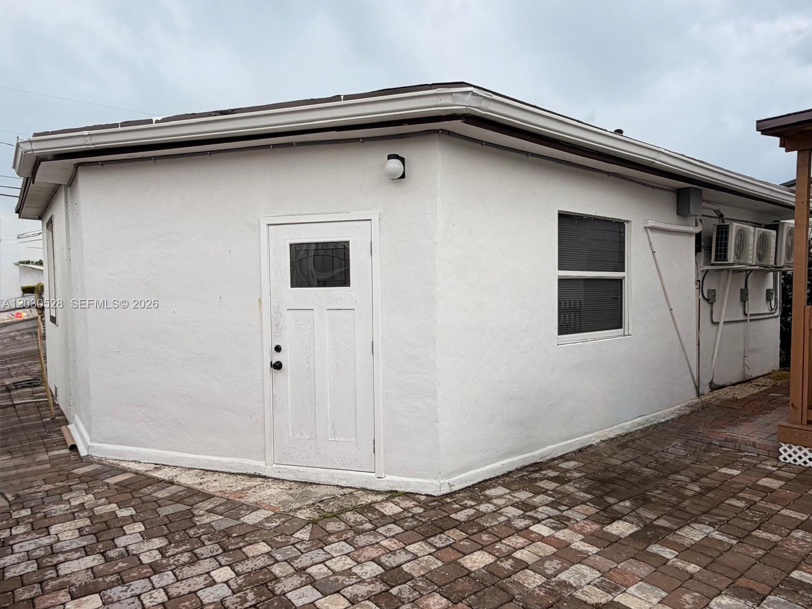 6801 Southwest 22nd Street Miami, FL 33155 - Photo 3 of 17 Photo 3