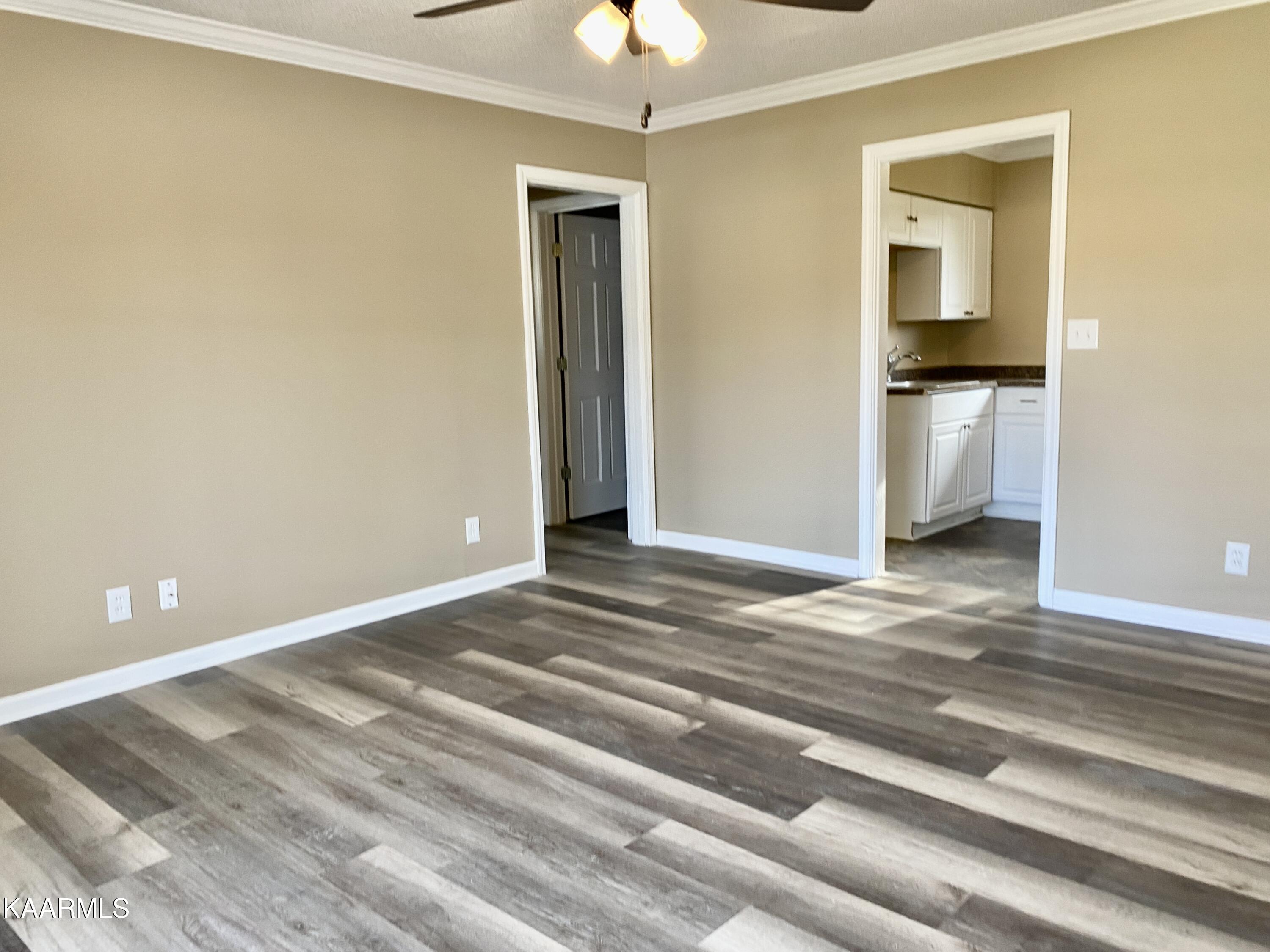 121 Briar Road Oak Ridge, TN 37830 - Photo 3 of 14 IMG_6660