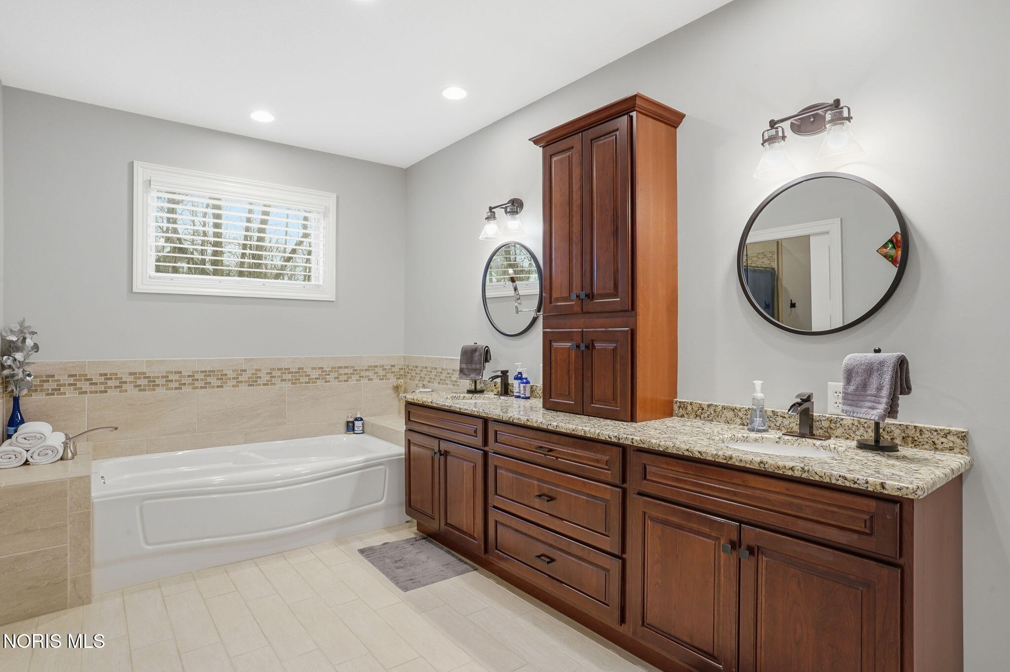 8081 Ash Ridge Lane Findlay, OH 45840 - Photo 35 of 76 44-web-or-mls-049_NHM04692