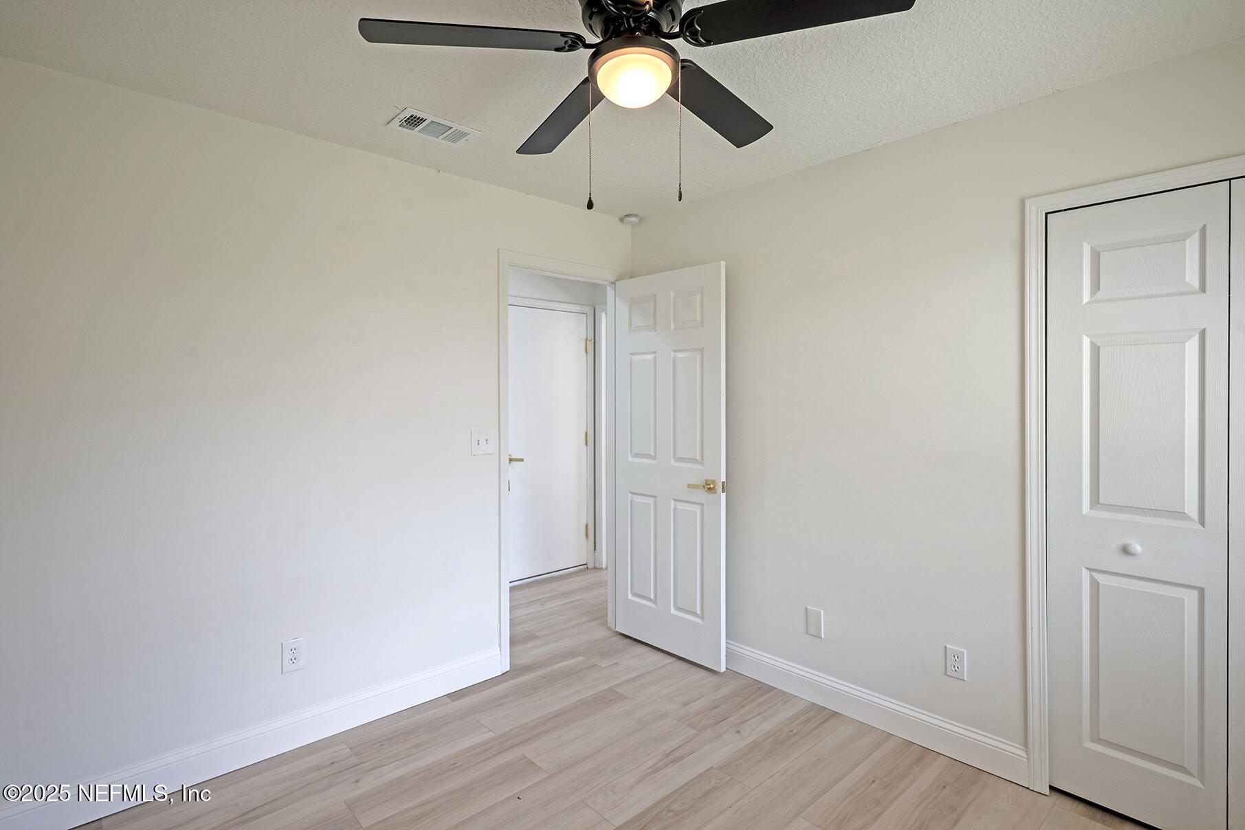 925 Gavagan Road Jacksonville, FL 32233 - Photo 20 of 37 19 First Bedroom