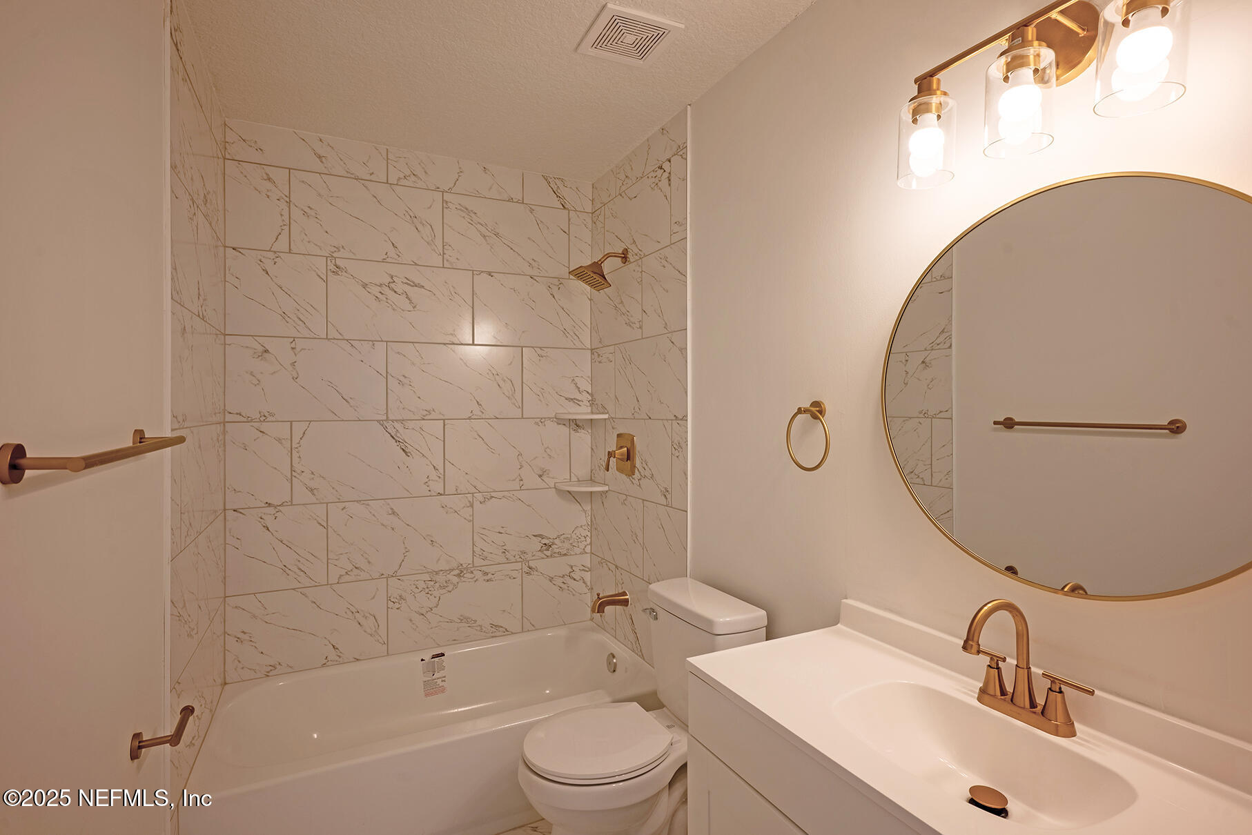925 Gavagan Road Jacksonville, FL 32233 - Photo 21 of 37 20 Bathroom