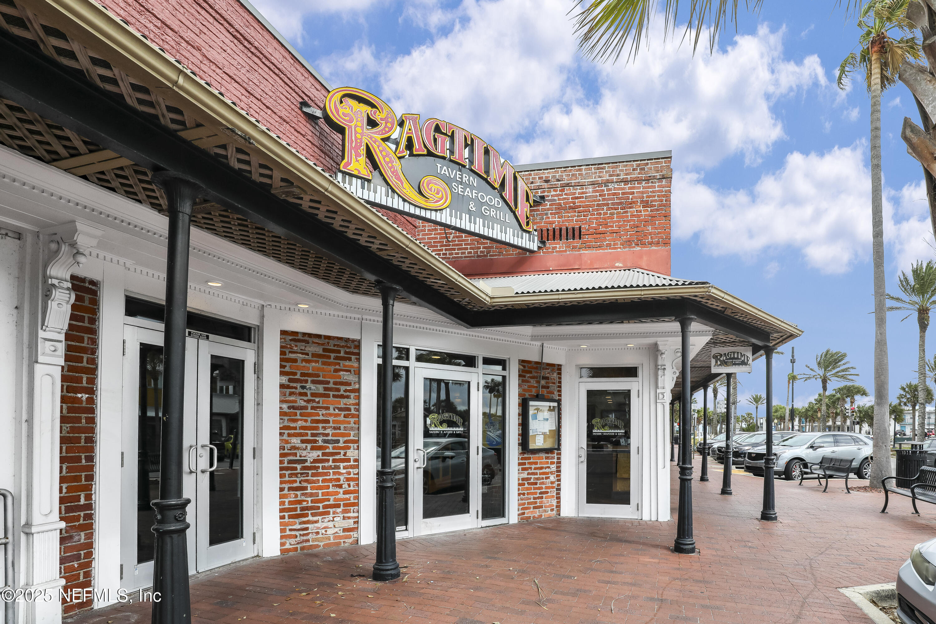 925 Gavagan Road Jacksonville, FL 32233 - Photo 31 of 37 30 Ragtime Tavern - Seafood and Grill