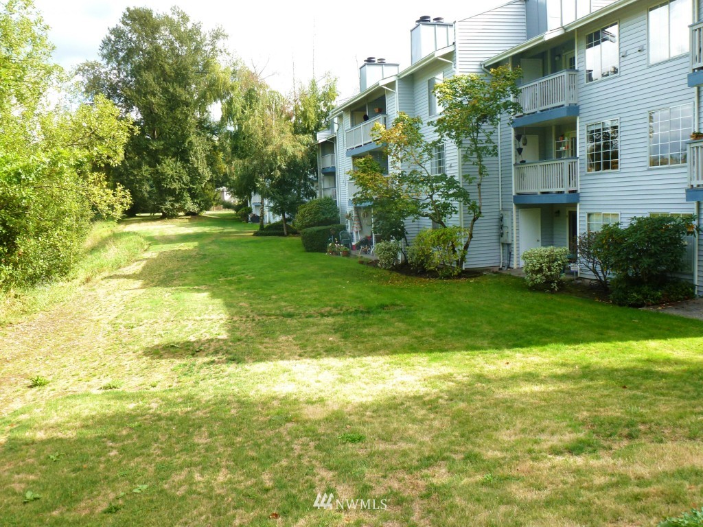 10822 East Riverside Drive, Unit A304 Bothell, WA 98011 - Photo 3 of 16