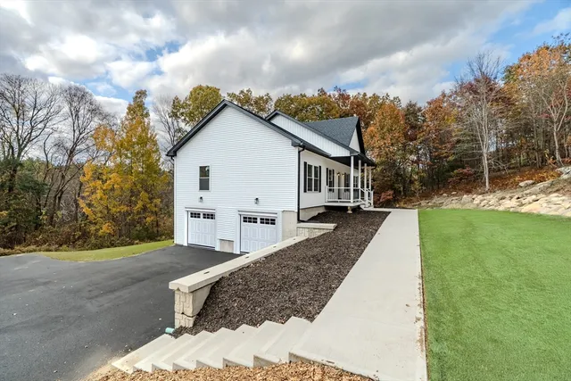 $579,987 | 135 Thompson Street, Palmer, MA 01069