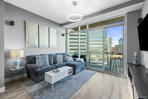 $425,000 | 2001 Lincoln Street, Unit 1512, Denver, CO 80202