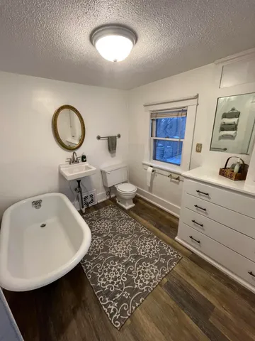 $189,900 | 208 East Electric Court, Sturgis, MI 49091