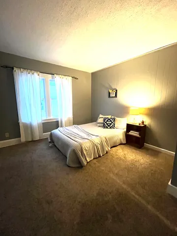 $189,900 | 208 East Electric Court, Sturgis, MI 49091