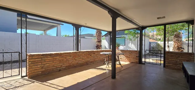 a view of an outdoor space