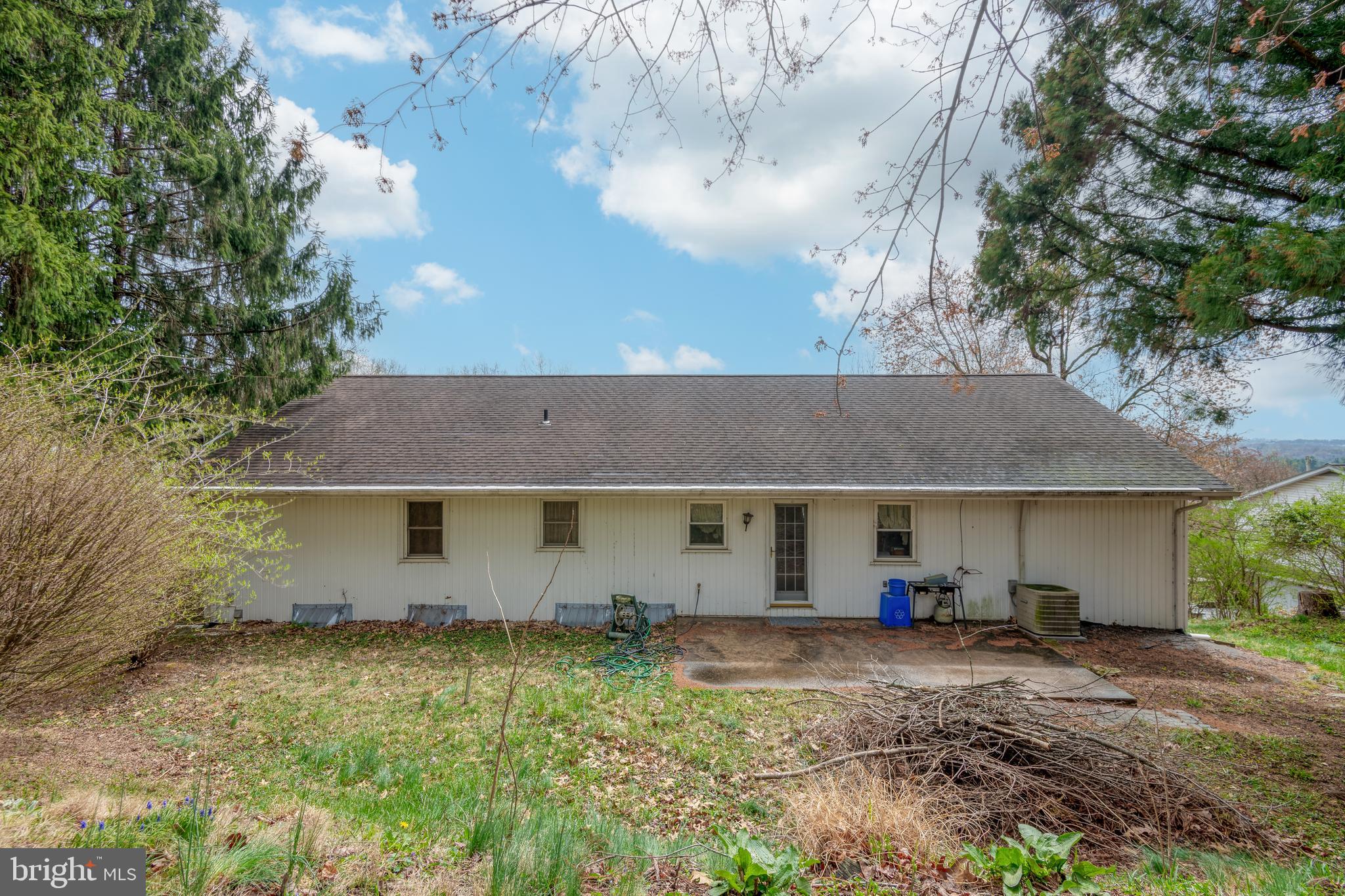 175 Scott Road York, PA 17403 - Photo 32 of 34 a view of a yard in front of a house with large tree