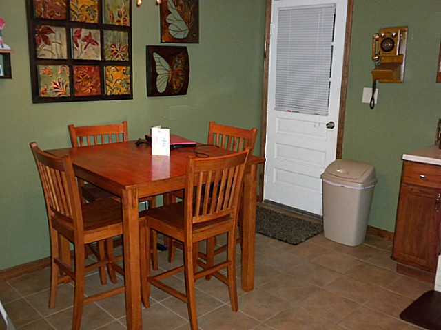 341 Smith Road Columbus, OH 43228 - Photo 3 of 12 Gallery Image 3