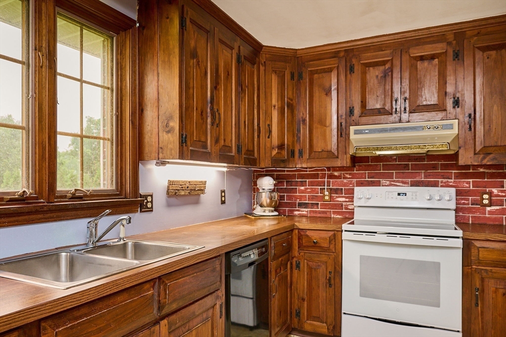 34 Plain Road Deerfield, MA 01373 - Photo 17 of 38