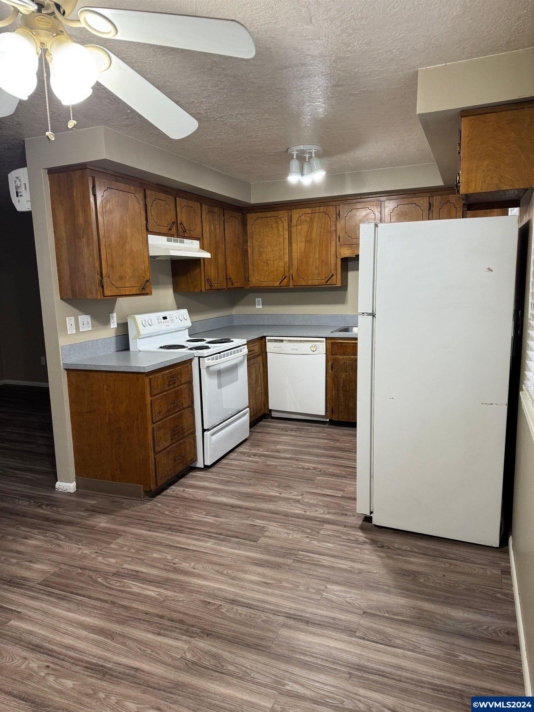 6090 Fircrest Street Southeast Salem, OR 97306 - Photo 11 of 45