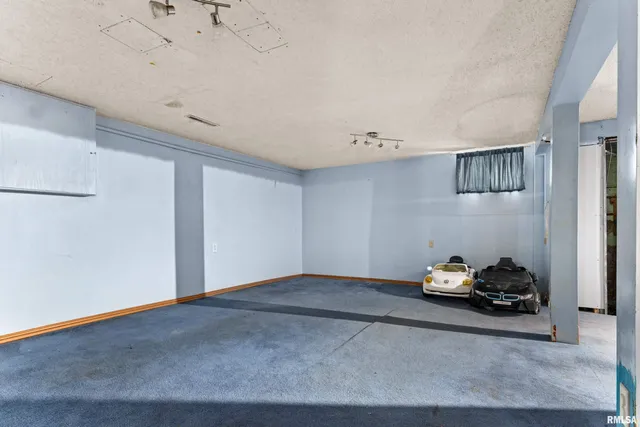 $65,000 | 2407 North Central Avenue, Peoria, IL 61603