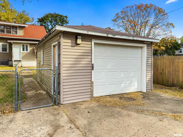 $65,000 | 2407 North Central Avenue, Peoria, IL 61603