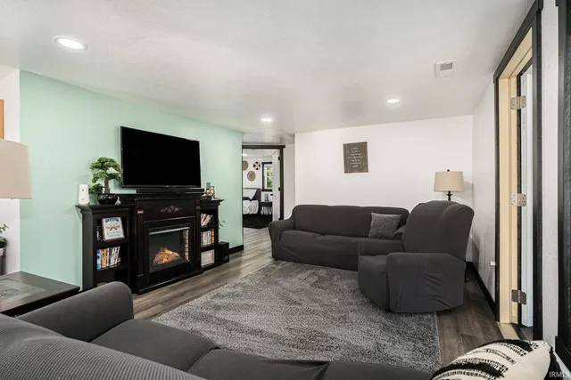 $325,000 | 133 East Sunny Acres North, Rome City, IN 46784