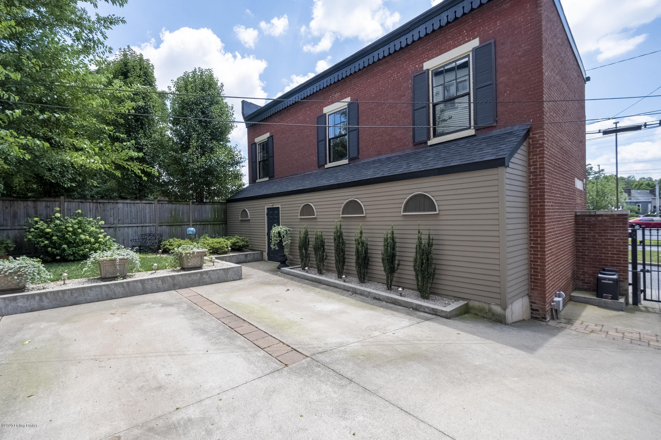 1048 Cherokee Road, Unit 6 Louisville, KY 40204 - Photo 51 of 54 1046 Cherokee Rd-1074