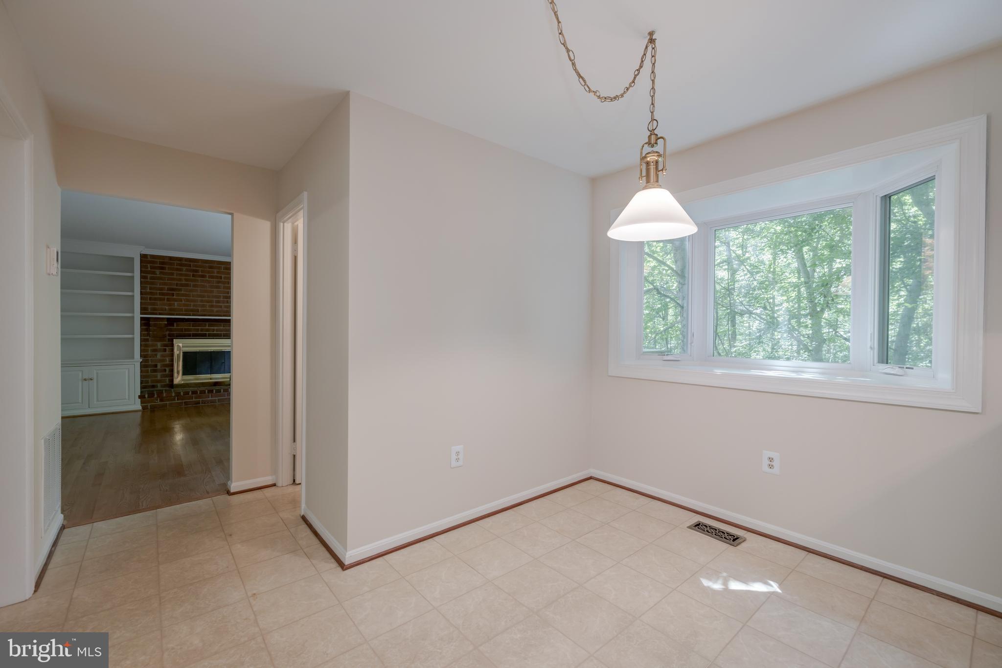 7142 Rolling Forest Avenue Springfield, VA 22152 - Photo 17 of 40 Breakfast Area