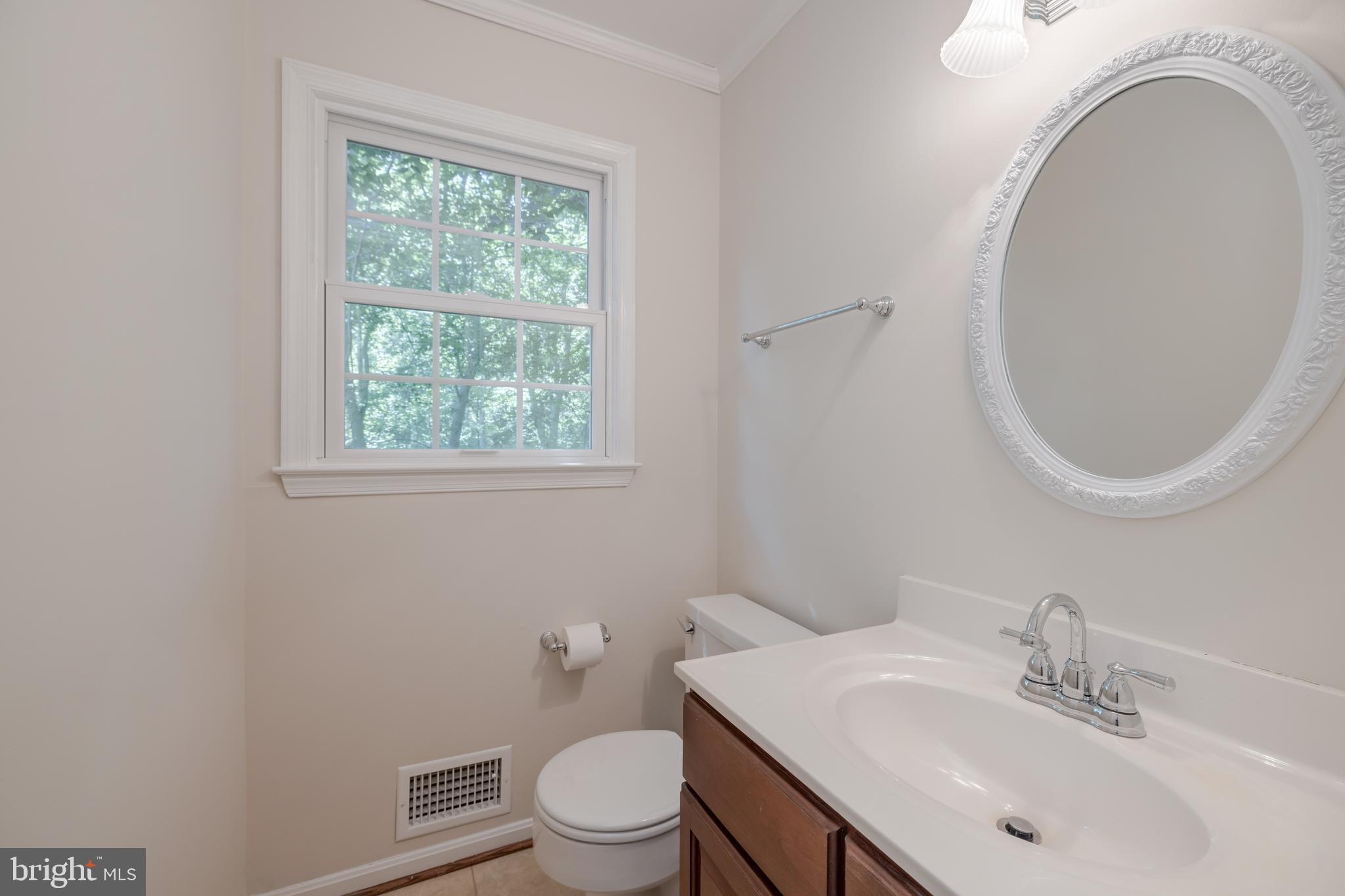 7142 Rolling Forest Avenue Springfield, VA 22152 - Photo 18 of 40 Bathroom
