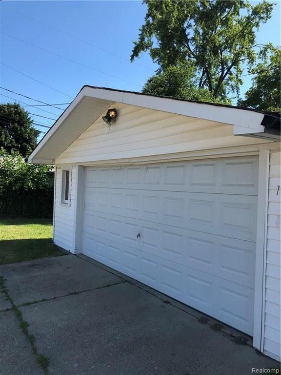 2103 Rome Avenue Warren, MI 48091 - Photo 2 of 13