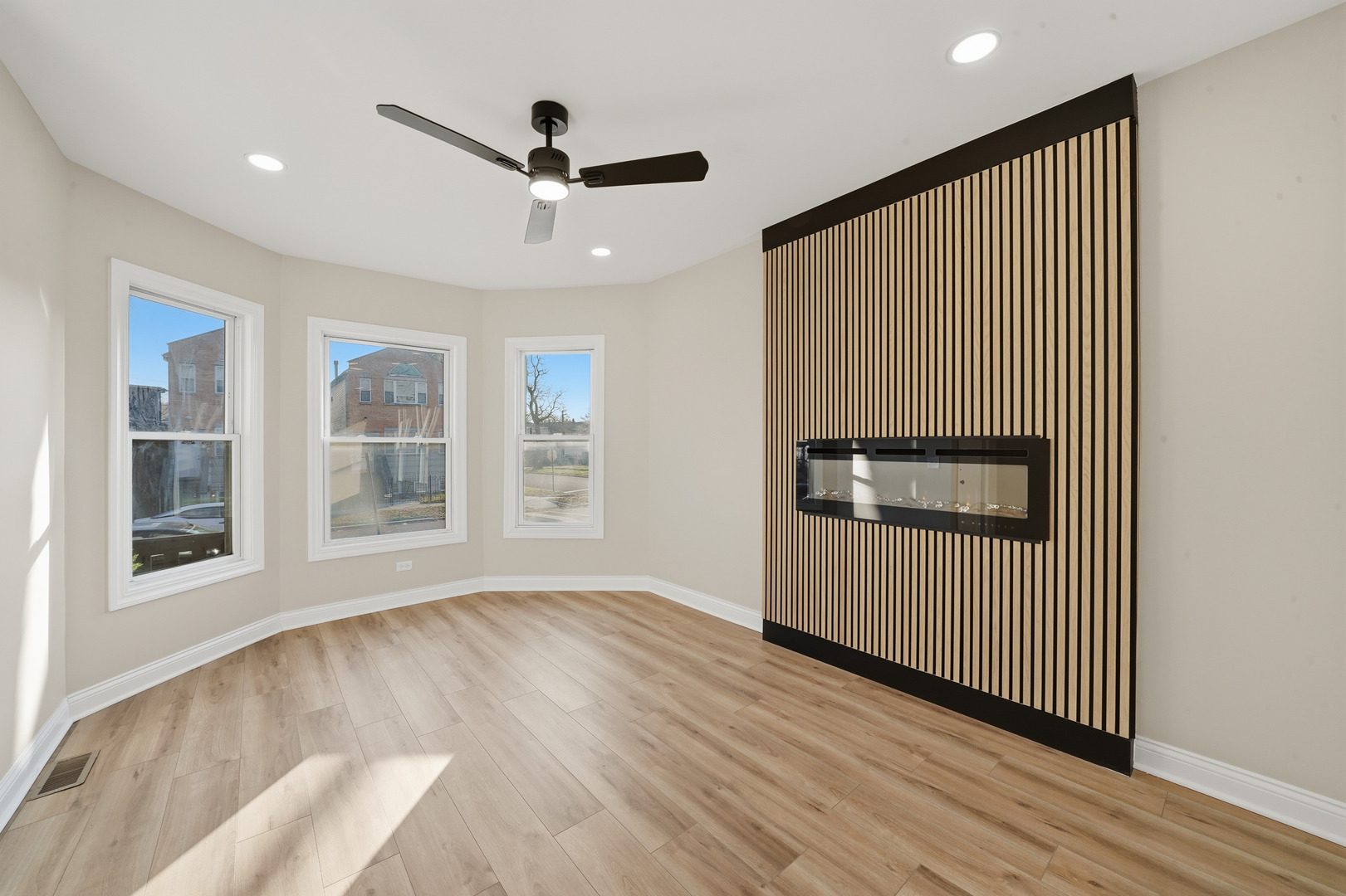 7256 South May Street Chicago, IL 60621 - Photo 3 of 38 Gallery Image 3