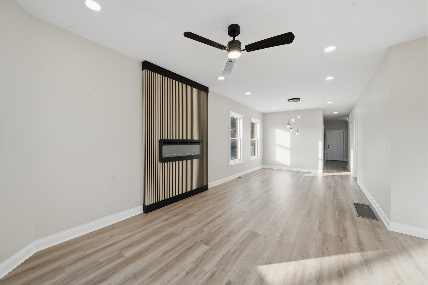 7256 South May Street Chicago, IL 60621 - Photo 4 of 38 Gallery Image 4