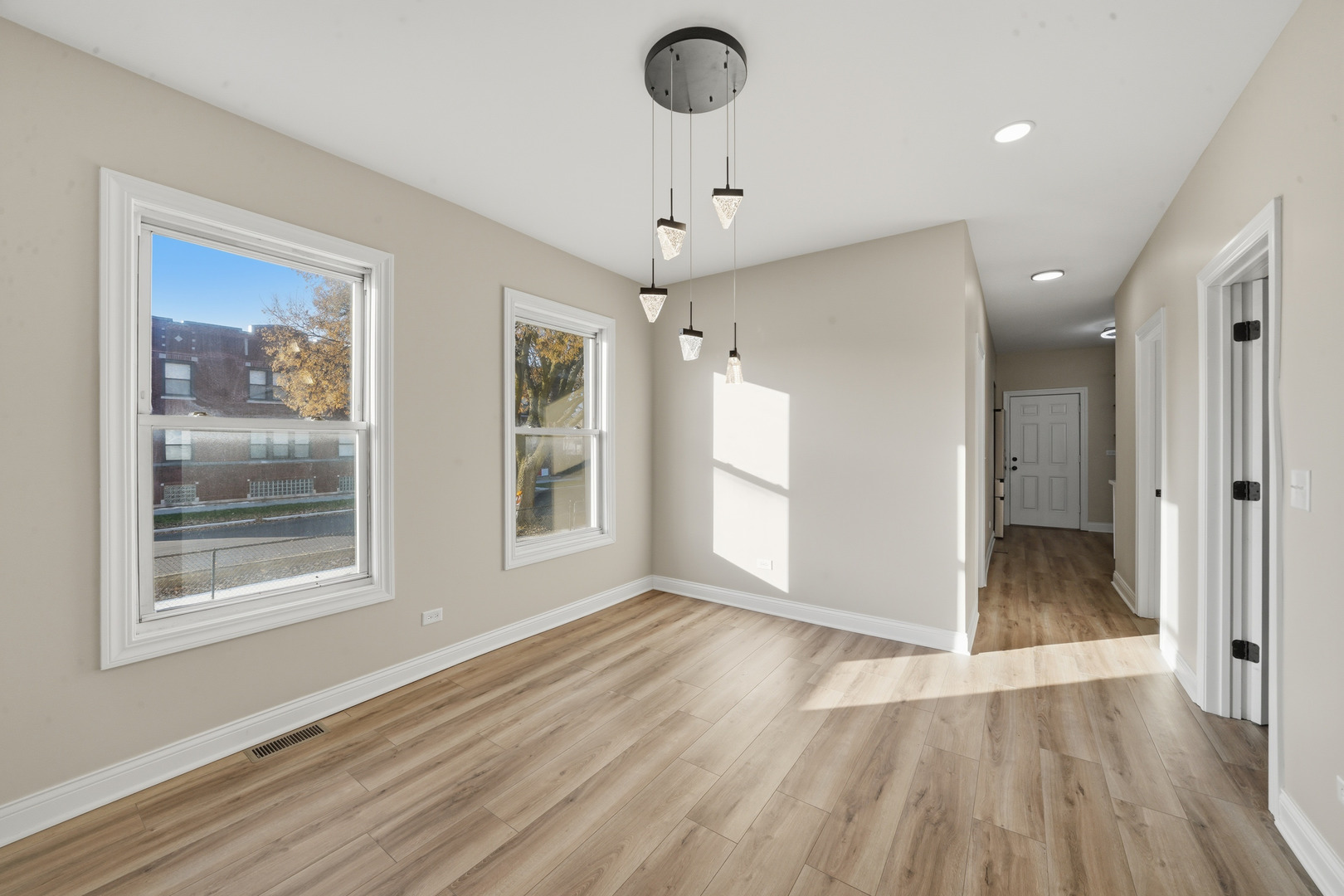 7256 South May Street Chicago, IL 60621 - Photo 5 of 38 Gallery Image 5