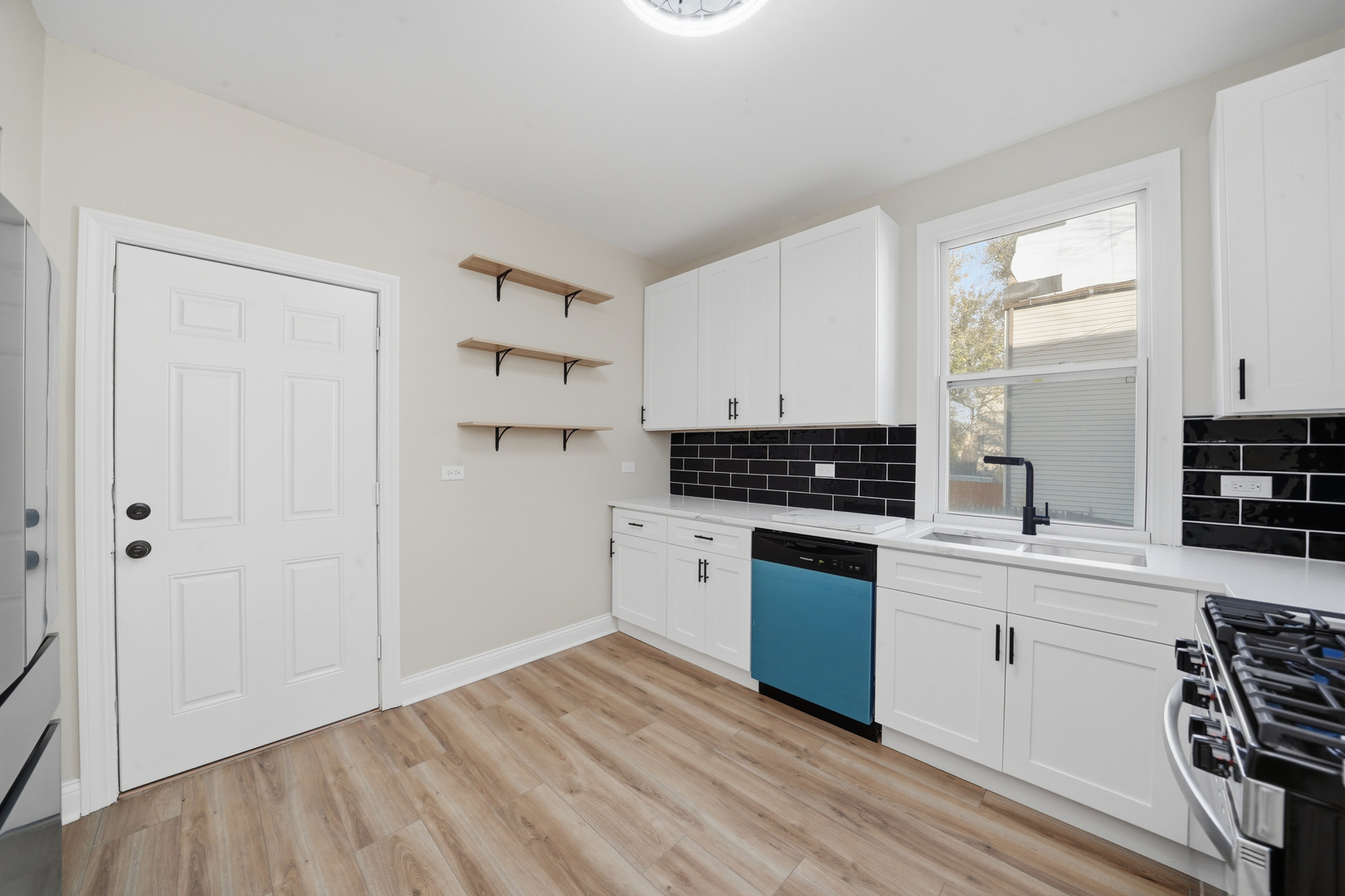7256 South May Street Chicago, IL 60621 - Photo 8 of 38 Gallery Image 8