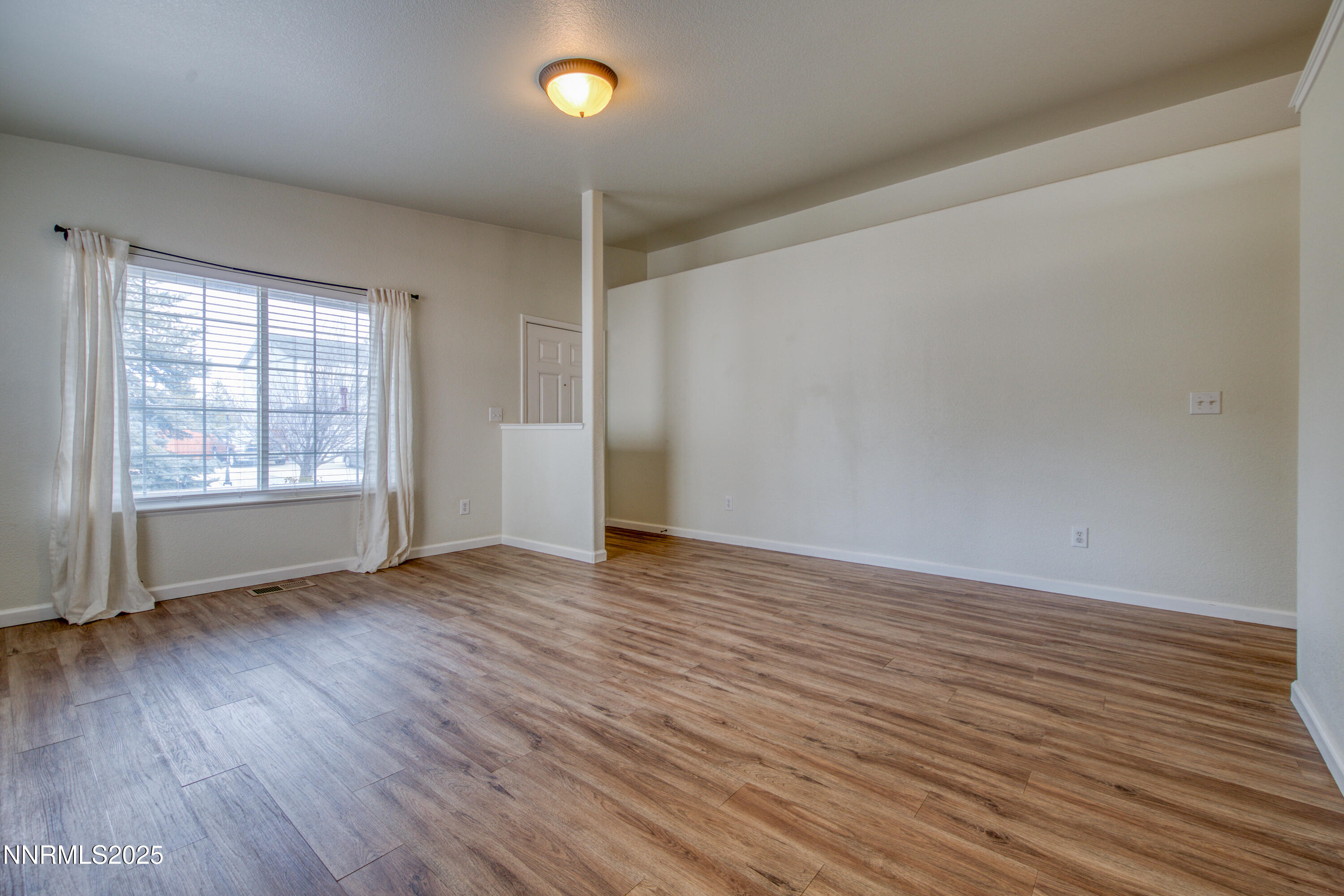 17780 Oakview Court Reno, NV 89508 - Photo 5 of 38 Oakview11780-004