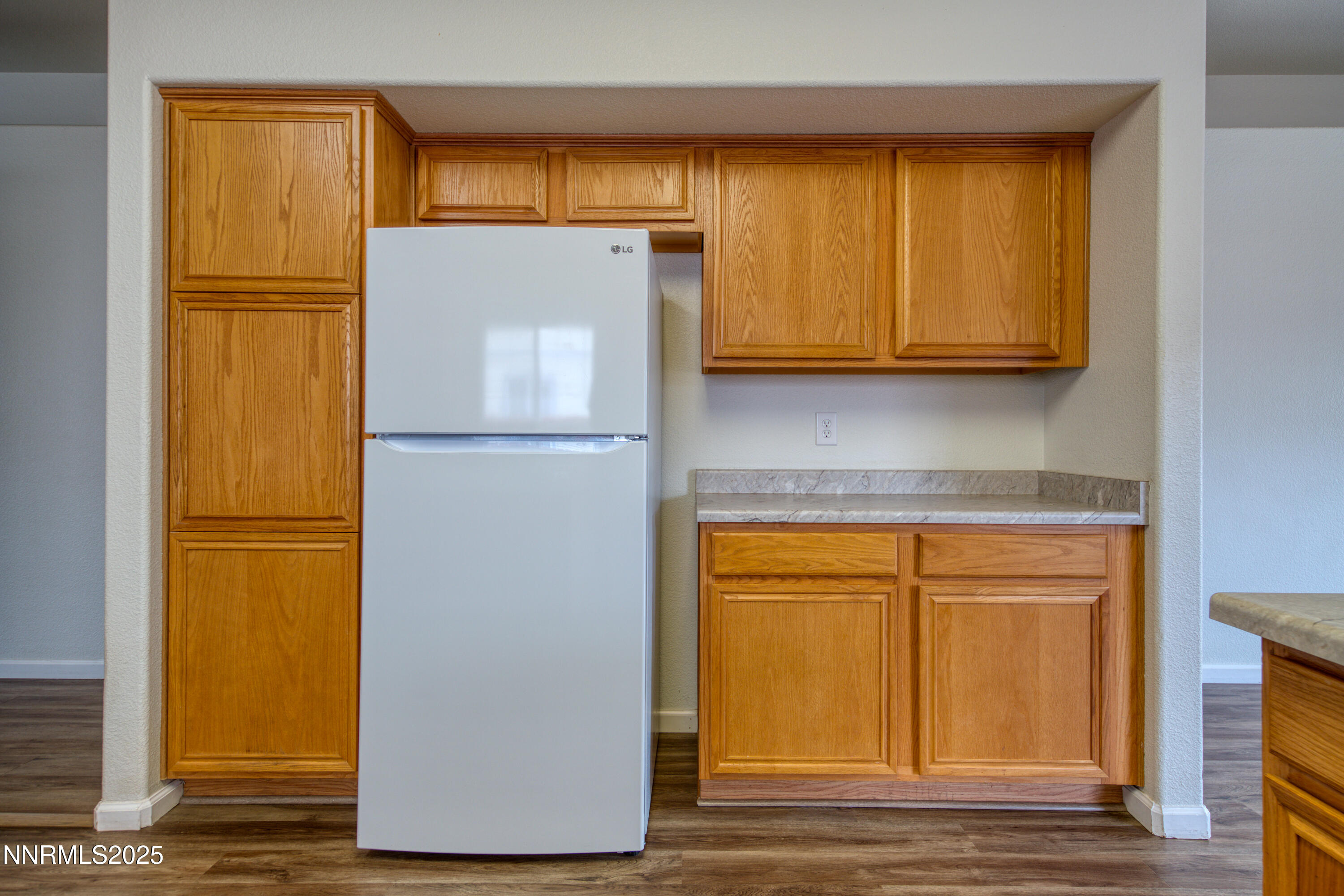 17780 Oakview Court Reno, NV 89508 - Photo 7 of 38 Oakview11780-015