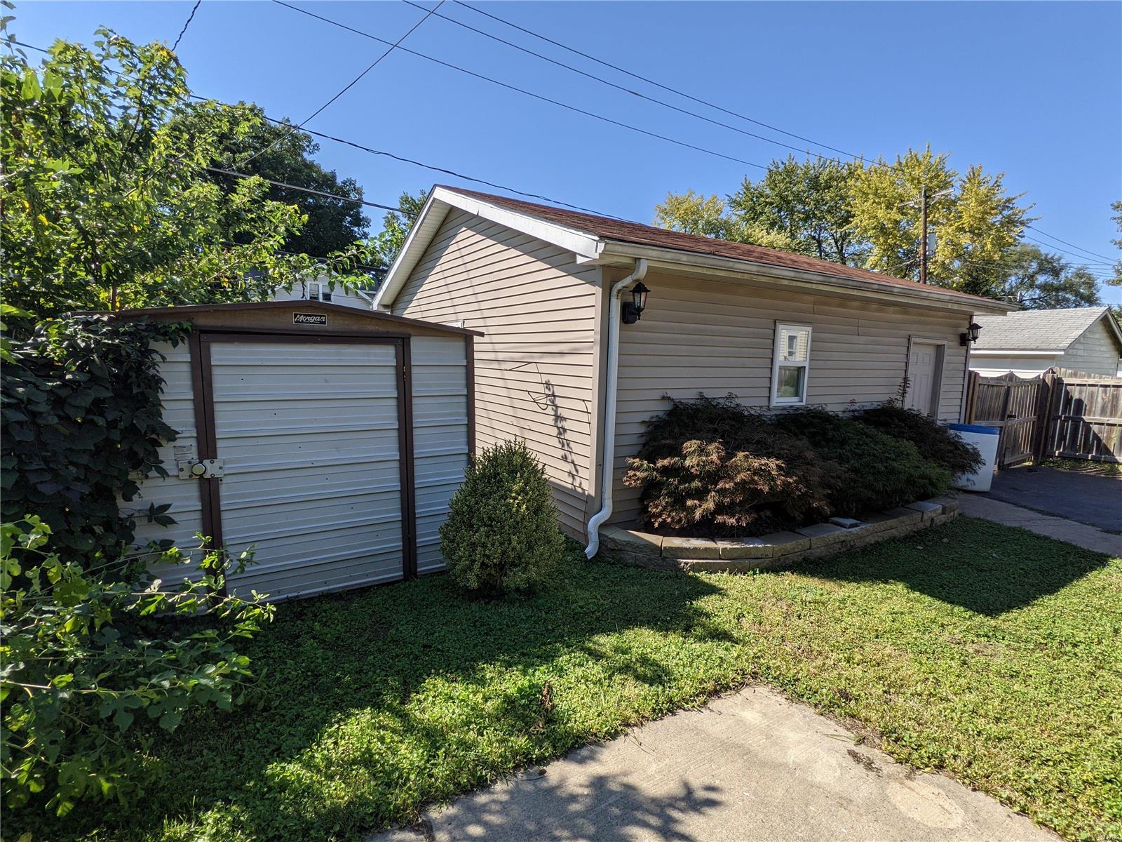821 Troy Road Edwardsville, IL 62025 - Photo 17 of 21 Gallery Image 17