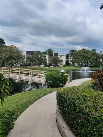 $1,600 | 14130 Rosemary Lane, Unit 3207, Largo, FL 33774