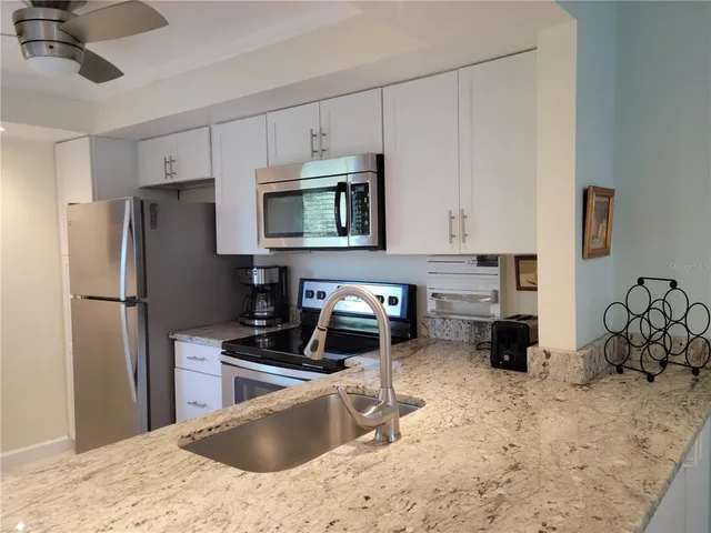 $1,700 | 14130 Rosemary Lane, Unit 3207, Largo, FL 33774