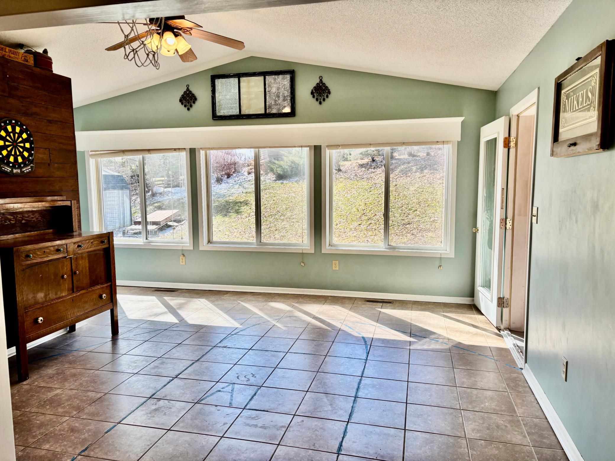 406 Robin Road Albert Lea, MN 56007 - Photo 9 of 48