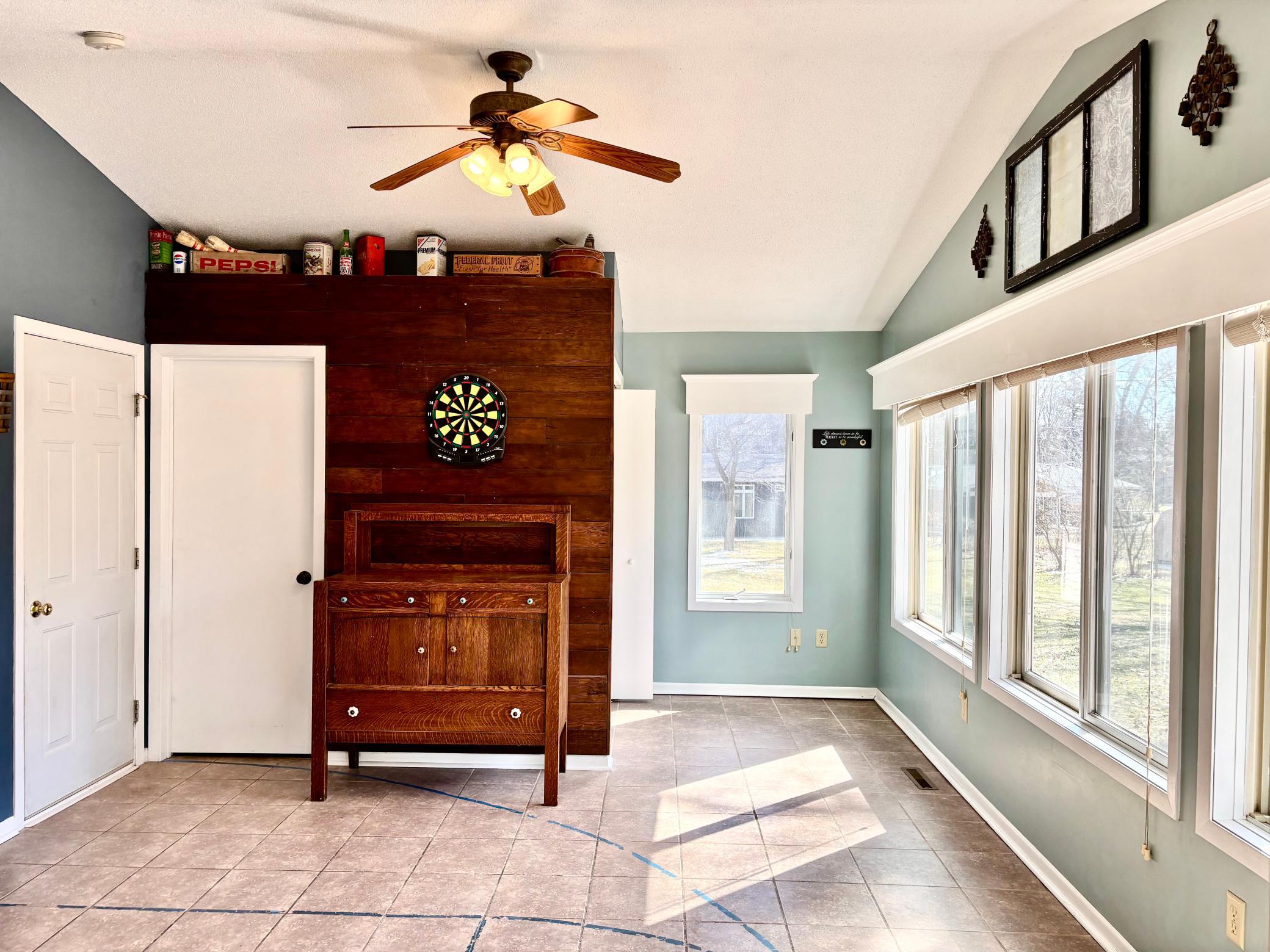 406 Robin Road Albert Lea, MN 56007 - Photo 10 of 48