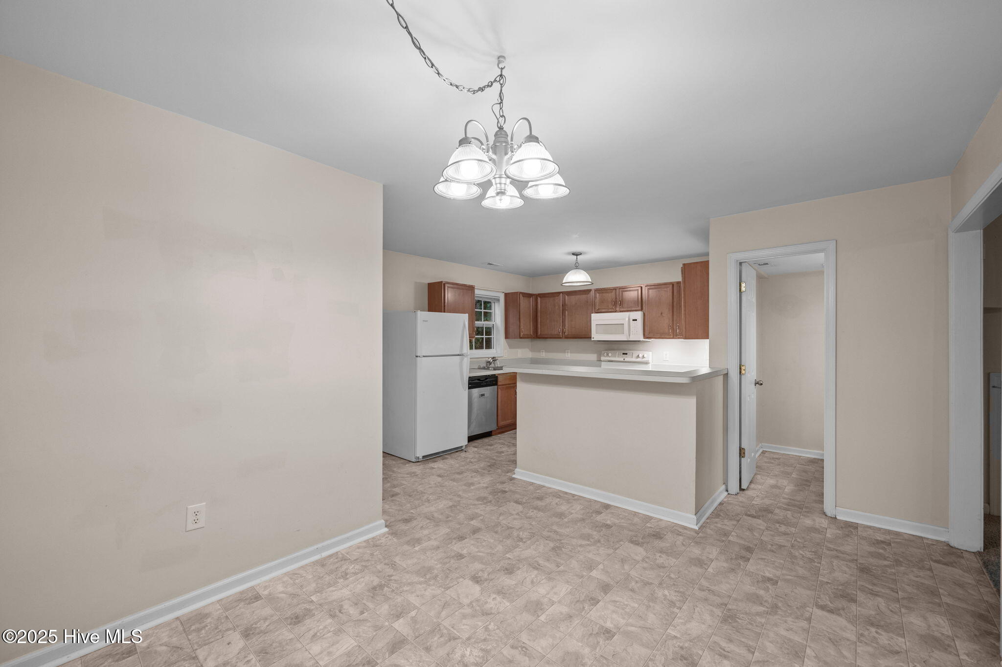 100 Apache Trail Havelock, NC 28532 - Photo 9 of 27 10-web-or-mls-0C0A8000