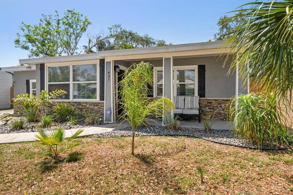 437 Lexington Street Dunedin, FL 34698 - Photo 2 of 27