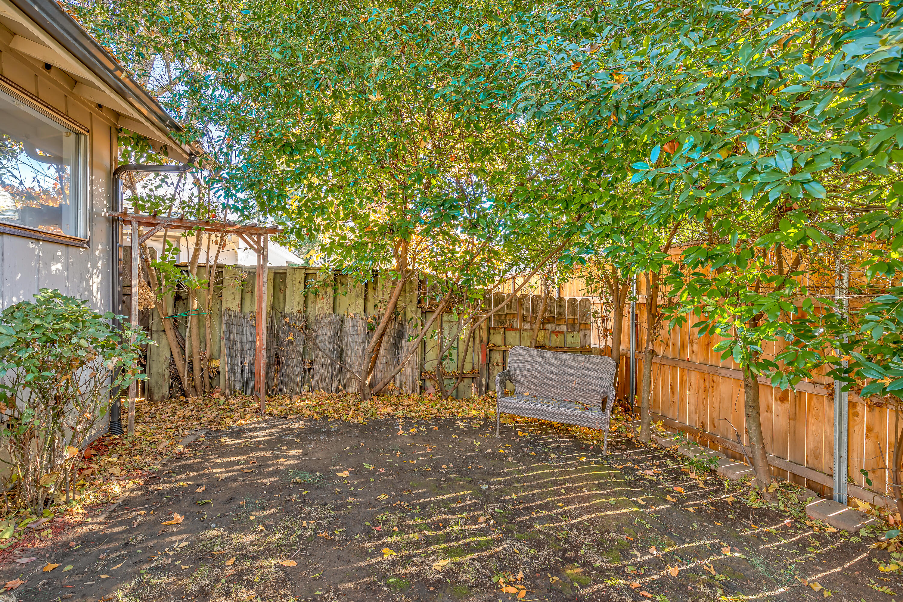 2184 Crestbrook Road Medford, OR 97504 - Photo 22 of 25 9R9A1685