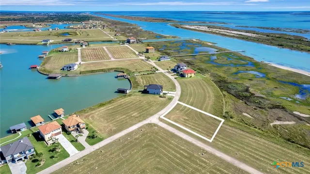 a view of a tennis court