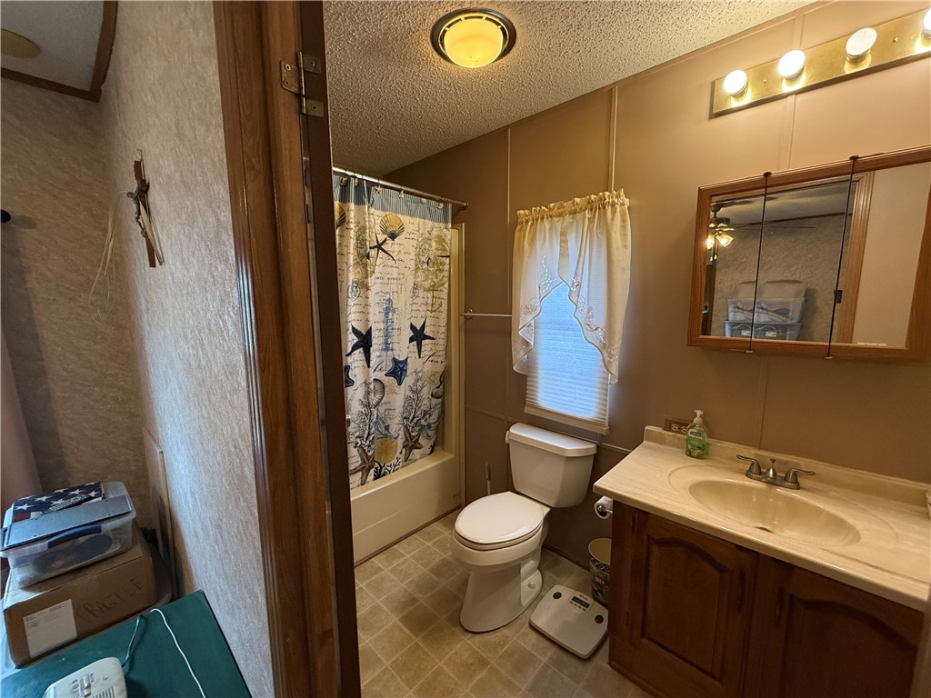 32 Lane East Coventry, RI 02816 - Photo 20 of 23