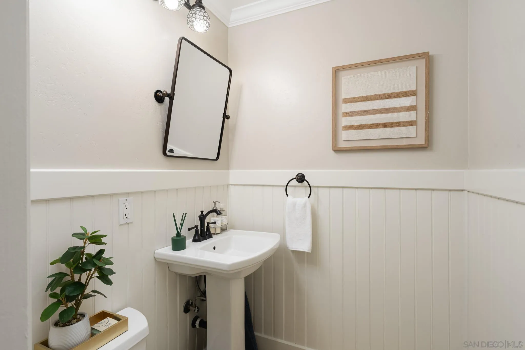 16462 Martincoit Road Poway, CA 92064 - Photo 12 of 48