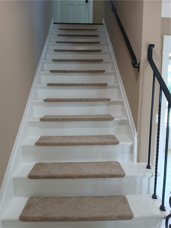 1211 Reed Street Irwin, PA 15642 - Photo 13 of 44 Stairway